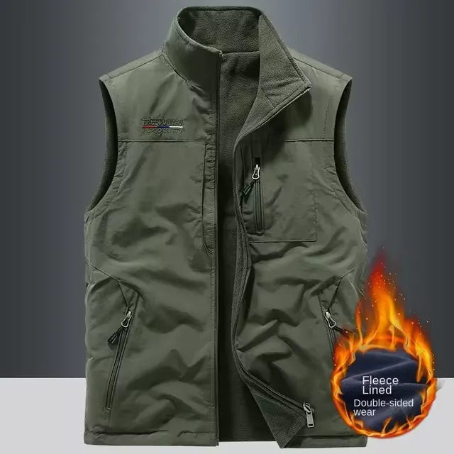 Men's StorePilot casual heated vest with front zipper and thermal lining, designed for warmth and comfort.